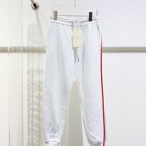 🚩steal authentic Thom Browne White Garment with Label Detail